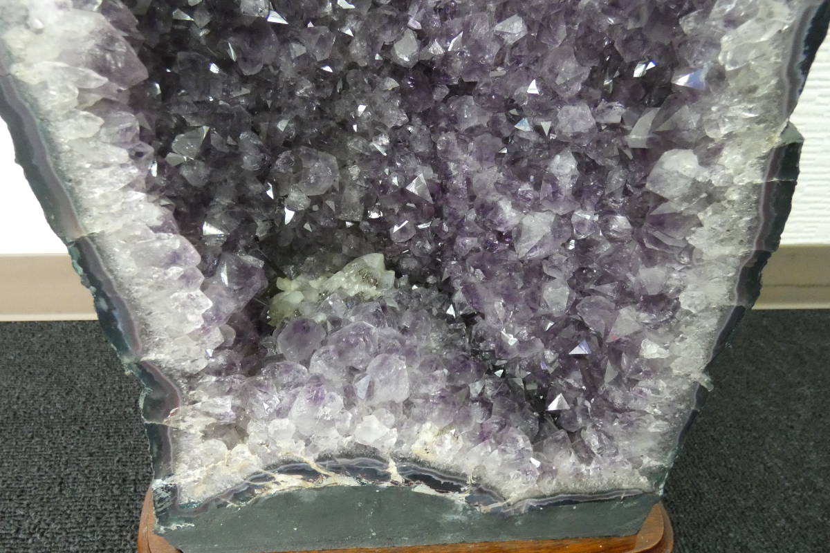 26203 ☆ アメジストドーム 天然石 約15kg 高さ約66cm(台座含む) 水晶