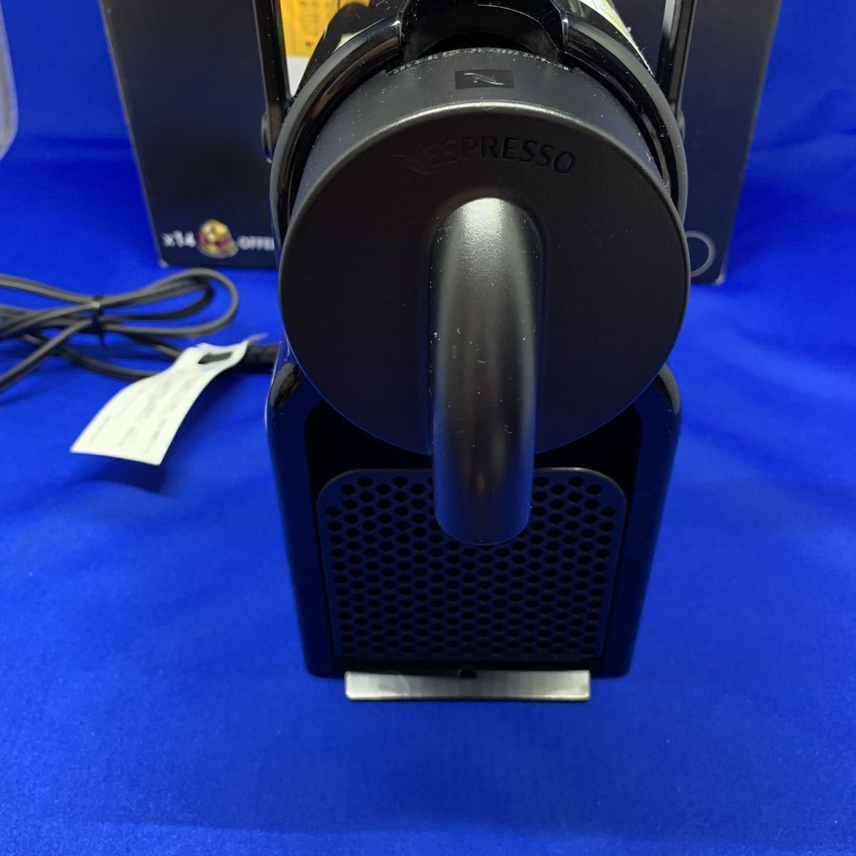 か3 ネスプレッソ カプセル式コーヒーメーカー イニッシア ブラック 水