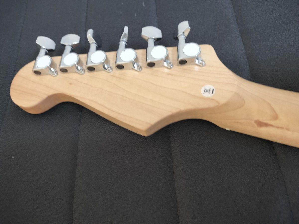 PLAYTECH ( プレイテック ) ST250 ホワイト メイプル指板 PLAYTECH ( プレイテック ) ST250 ホワイト メイプル指板