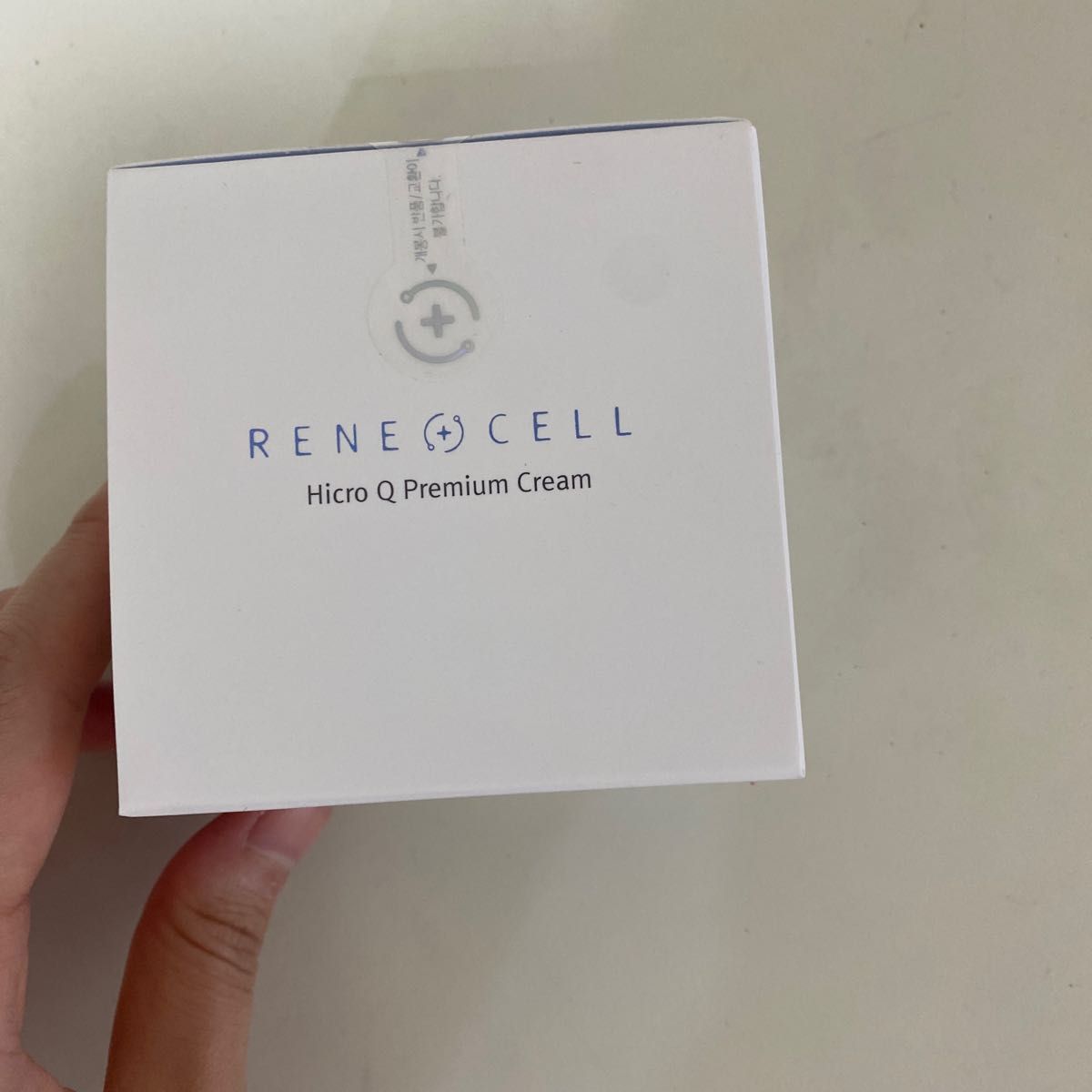 Rene-Cellショッキングな新製品--Hicro QCream