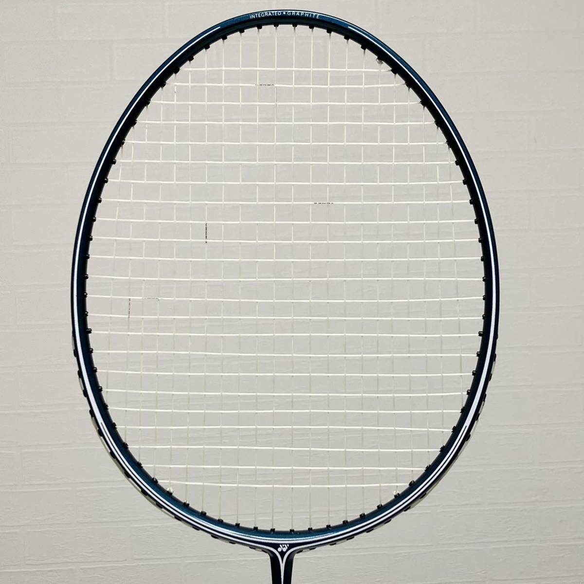 美品【送料無料/安心発送】YONEX ヨネックス Carbonex16 カーボネックス バドミントンラケット 2U-G4 2UG4  カーボングラファイトシャフト