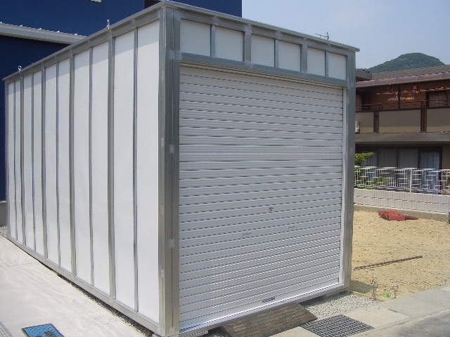 贅沢品 物置シャッター型3坪(6帖)新品☆倉庫、農機具入れ、部品入れ、ガーデニング、コンテナ、プレハブ、バイクガレージ、趣味の部屋、格安! 簡易住居、ログハウス 贅沢品 物置シャッター型3坪(6帖)新品☆倉庫、農機具入れ、部品入れ、ガーデニング、コンテナ、プレハブ、バイクガレージ、趣味の部屋、格安! 簡易住居、ログハウス