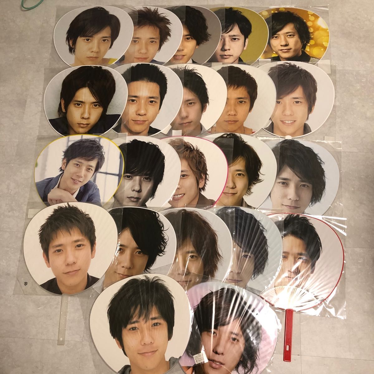 嵐 二宮和也くん 歴代うちわまとめ売り|Yahoo!フリマ(旧PayPayフリマ)