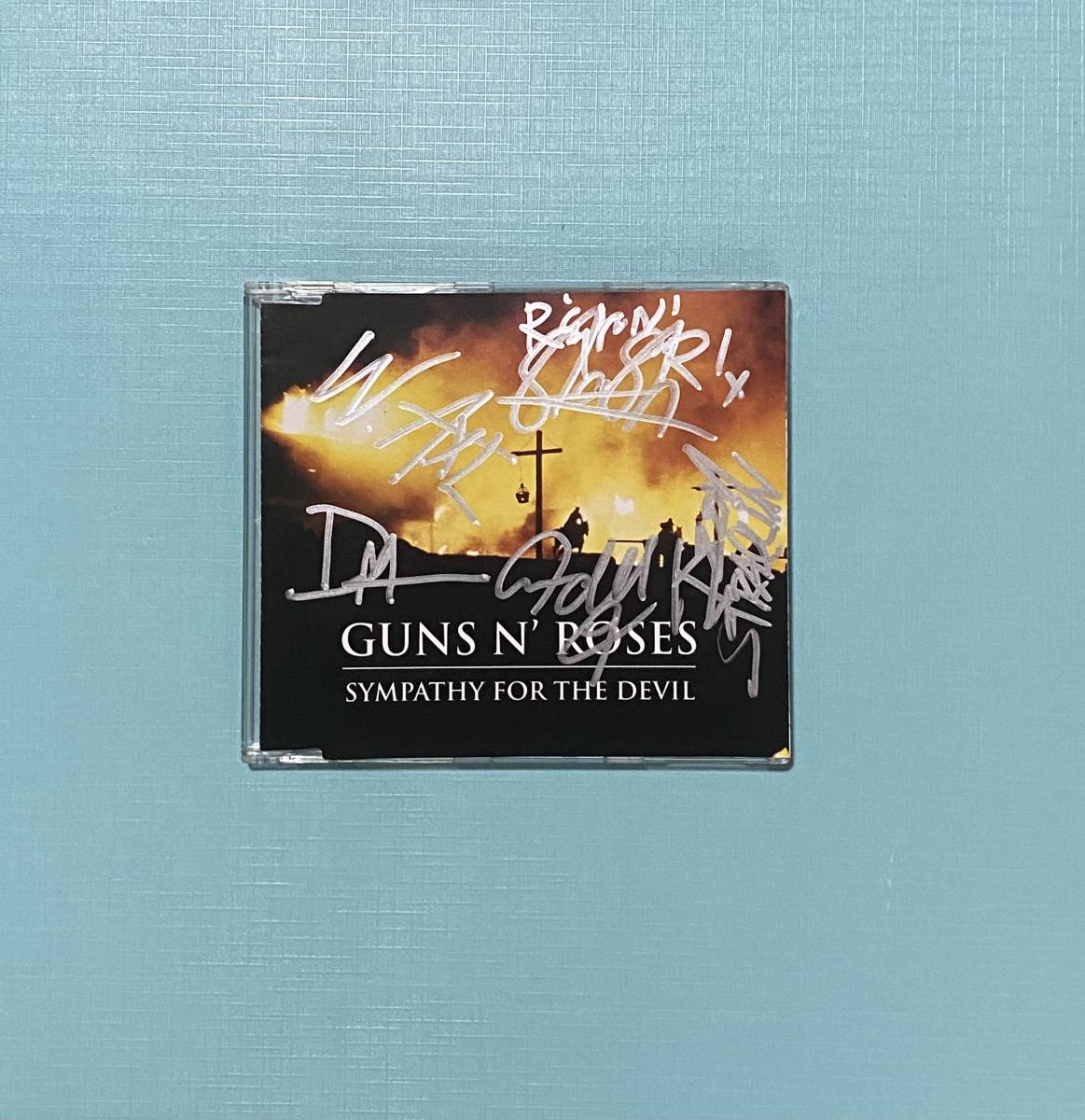 ガンズ・アンド・ローゼズ 直筆サイン入り CD Sympathy For The Devil