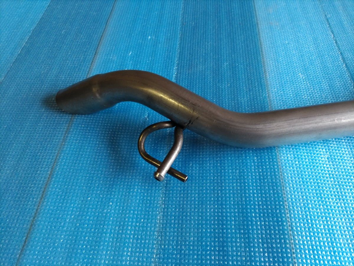 新型ヴォクシー ハイブリッド ZWR90 新車取り外し純正マフラー 新型ヴォクシー ハイブリッド ZWR90 新車取り外し純正マフラー