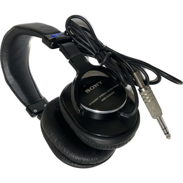 高質で安価 SONY MDR-CD900ST モニターヘッドホン 密閉ダイナミック型