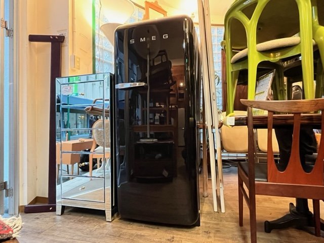 希少高年式 SMEG/スメッグ 中古美品 イタリア FAB28U 268L 1ドア冷凍冷蔵庫 2018年製 定価55万_画像1