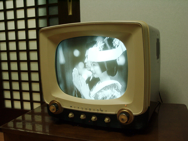 Yahoo!オークション - 真空管テレビ 昭和33年発売開始の三菱 Yahoo!オークション - 真空管テレビ 昭和33年発売開始の三菱