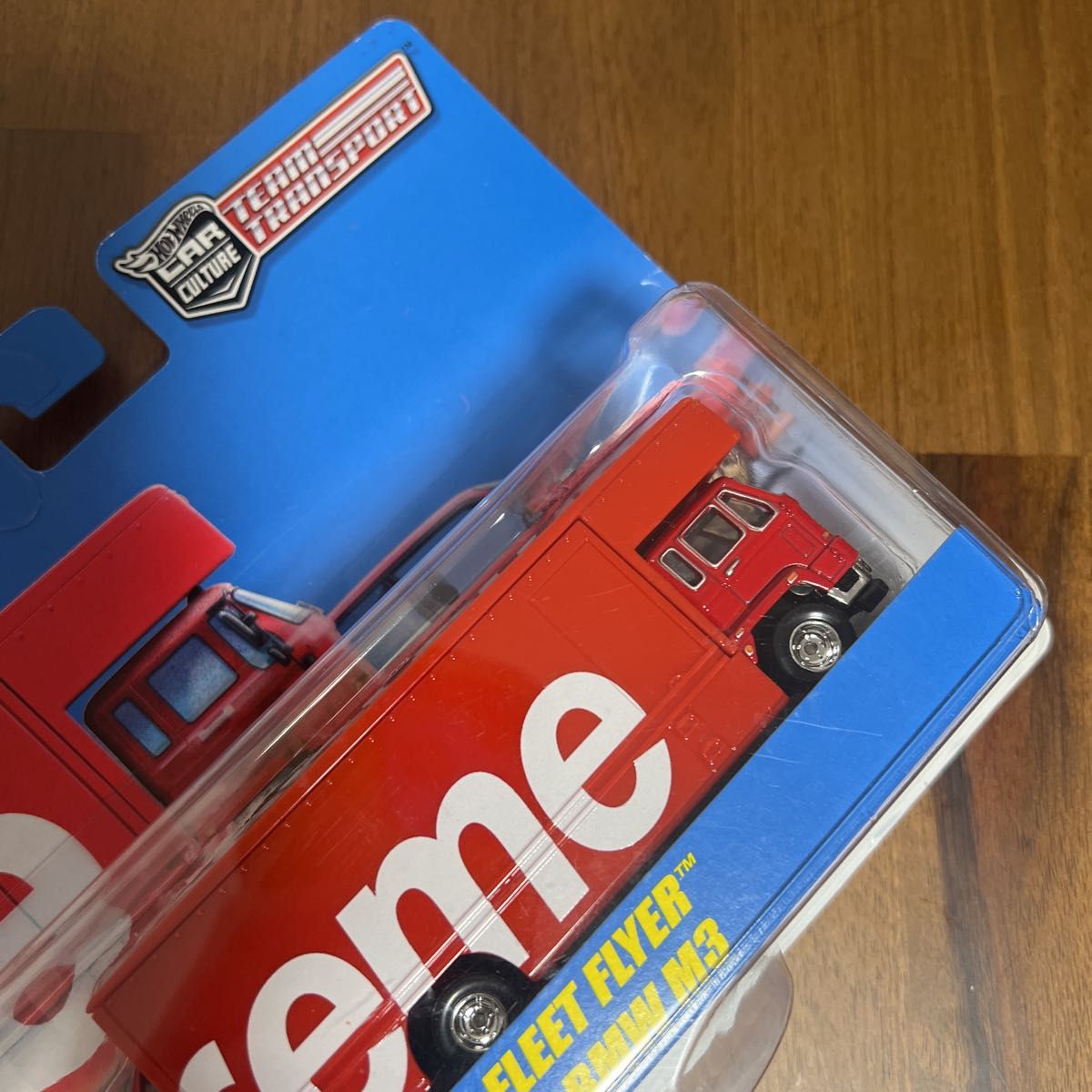 Supreme Hot Wheels Fleet Flyer + 1992 BMW M3 19SS Supreme Hot Wheels Fleet Flyer + 1992 BMW M3 19SS