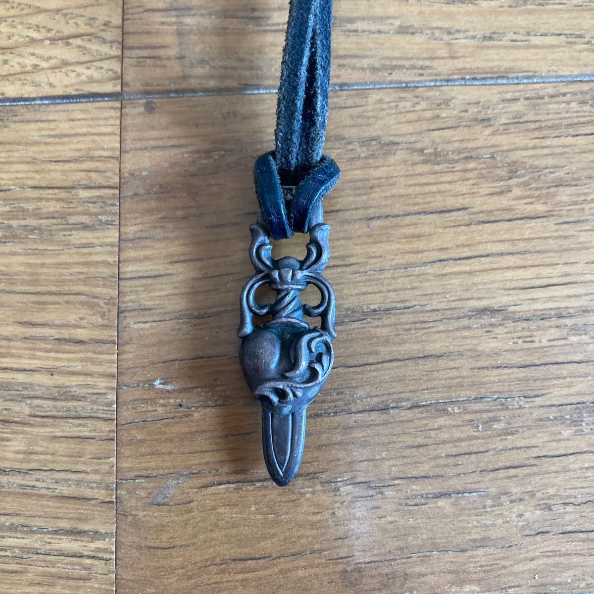 【中古品】クロムハーツ　タガーハートペンダント CHROME HEARTS ペンダントトップ