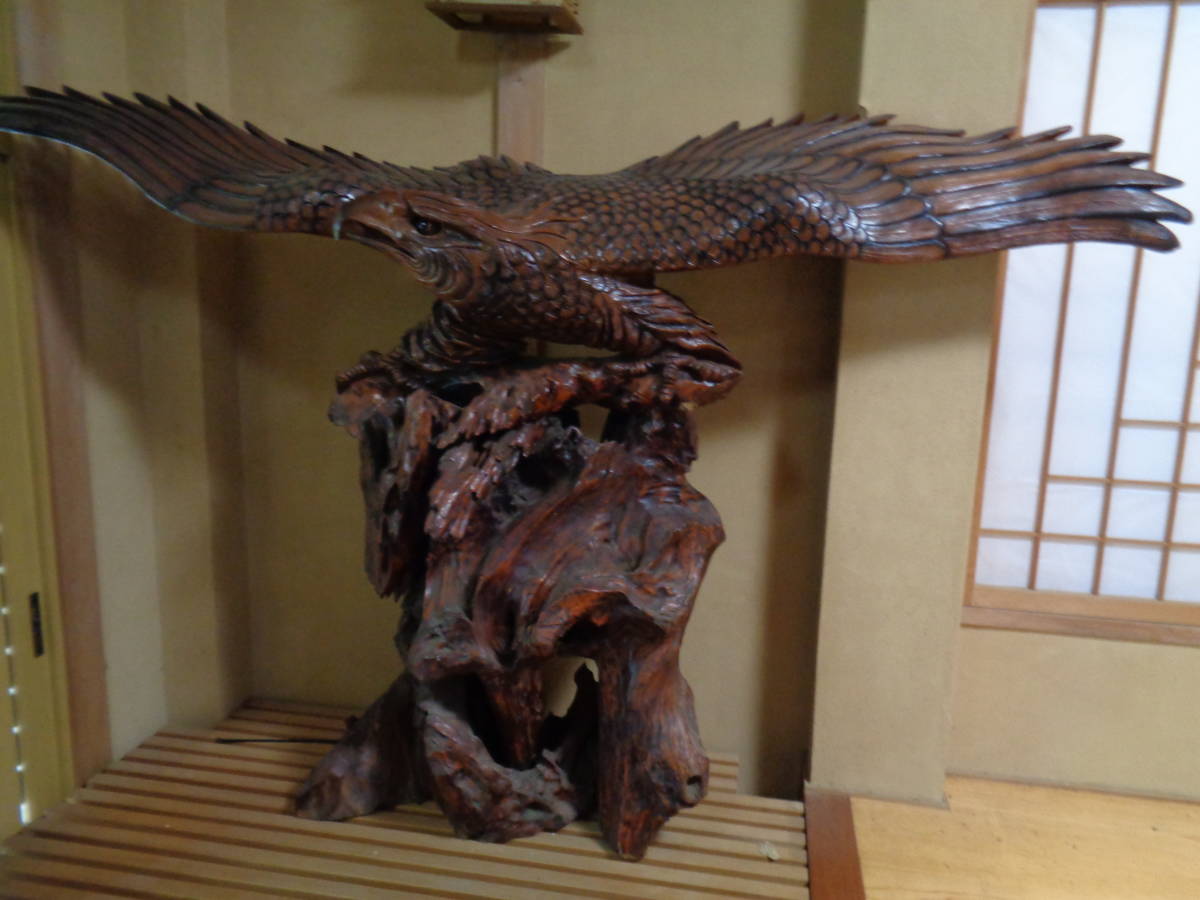 かわいい! 一刀彫 天然木 ワシの置物 大型 重量感 玄関先 旅館玄関