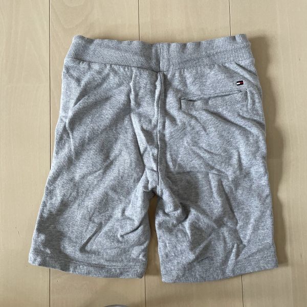 中古美品★【Tommy Hilfiger(トミーヒルフィガー)】スウェットショートパンツ(キッズ122)_画像2