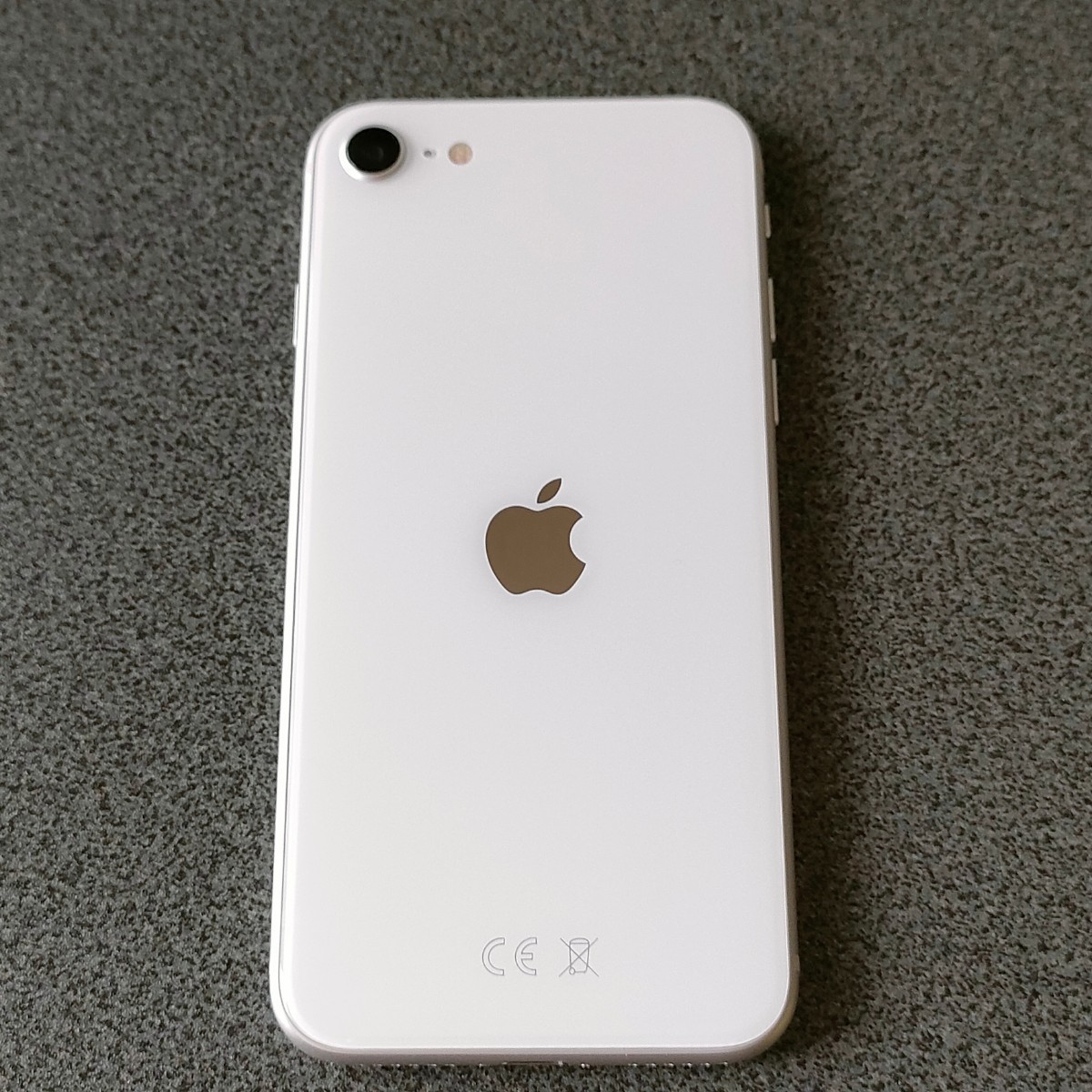 iPhone SE2【iPhone SE第2世代128GB】【Apple購入品SIMフリー】【外装