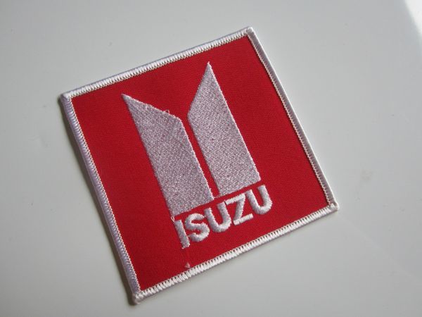 ISUZU イスズ いすゞ 自動車 バス トラック エンブレム メーカー 日本 正方形 ワッペン /自動車 カー用品 整備 131_画像1