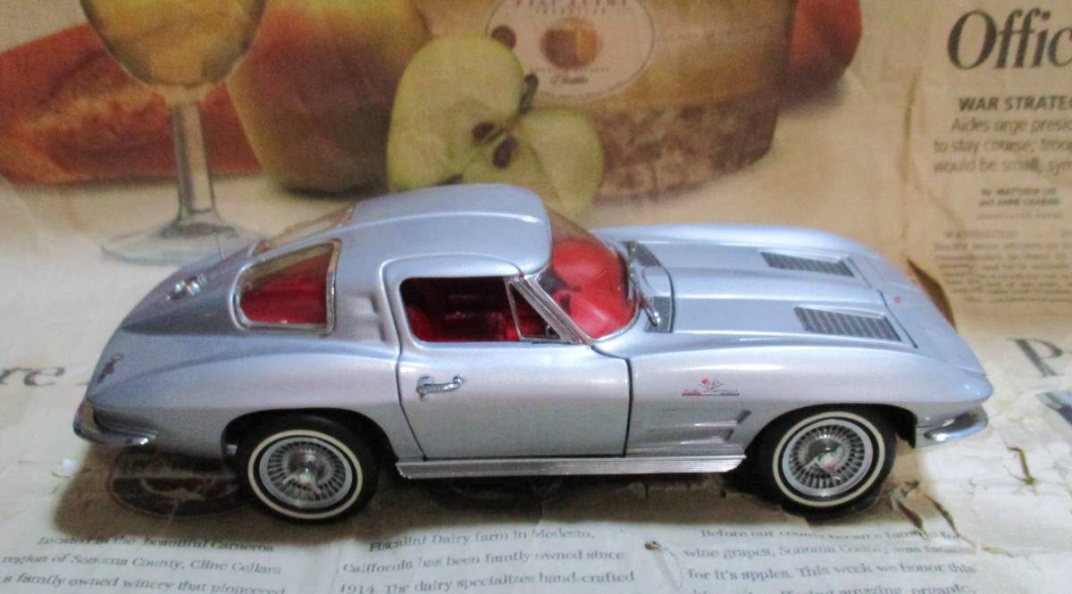 * ultra rare out of print * Franklin Mint *1/24*1963 Chevy Corvette Sting Ray Fiberglass