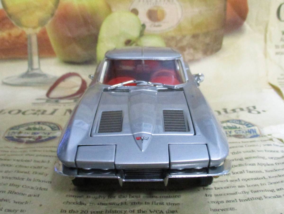* ultra rare out of print * Franklin Mint *1/24*1963 Chevy Corvette Sting Ray Fiberglass