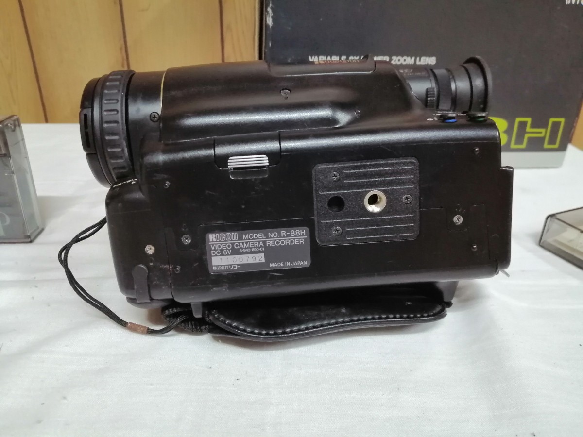日本製リコー Hi8RICOH8㍉ビデオカメラレコーダー型番R・88H 日本製リコー Hi8RICOH8㍉ビデオカメラレコーダー型番R・88H