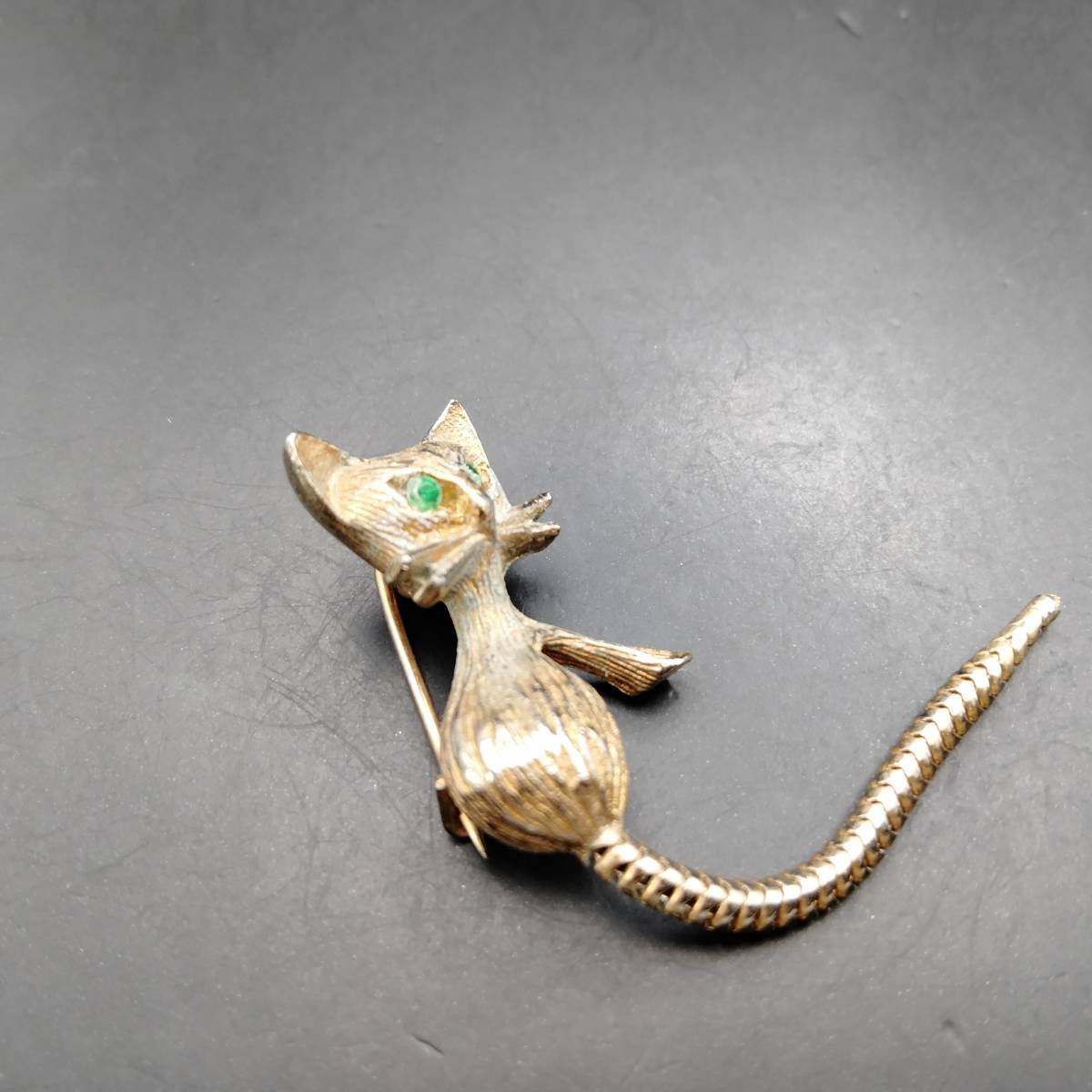猫 しっぽ 長い モチーフ グリーン ストーン ゴールドトーン ビンテージ ブローチ 昭和レトロ コスチューム ジュエリー 輸入 8S-C_画像5