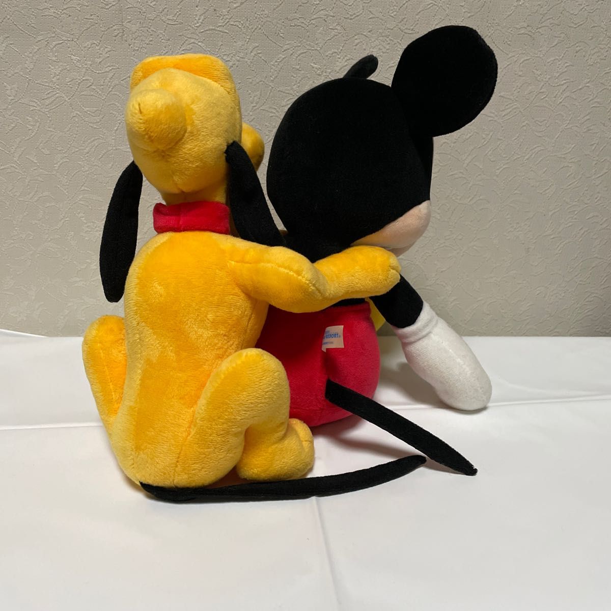 ミッキーマウス プルート ぬいぐるみ 仲良し ハグ ディズニー