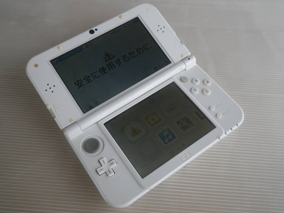 □中古 動作確認済み□任天堂 New 3DS LL ホワイト RED-001 ソフト8本