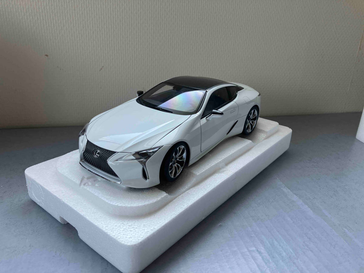 美品 AUTOart 1/18 LEXUS LC500（トヨタ　レクサスLC500）メタリックホワイト