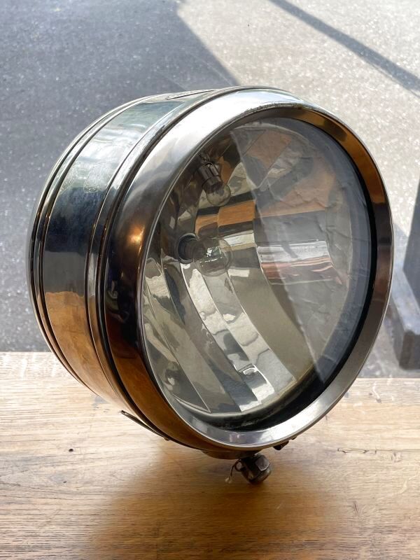 1920s 1930s antique head light America in dust real lighting foglamp light Vintage old car Classic car 