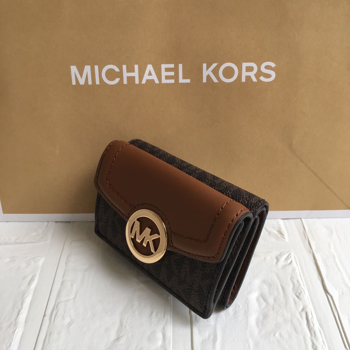 新品 マイケルコース MICHEAL KORS 三つ折り財布 シグネチャーブラウン