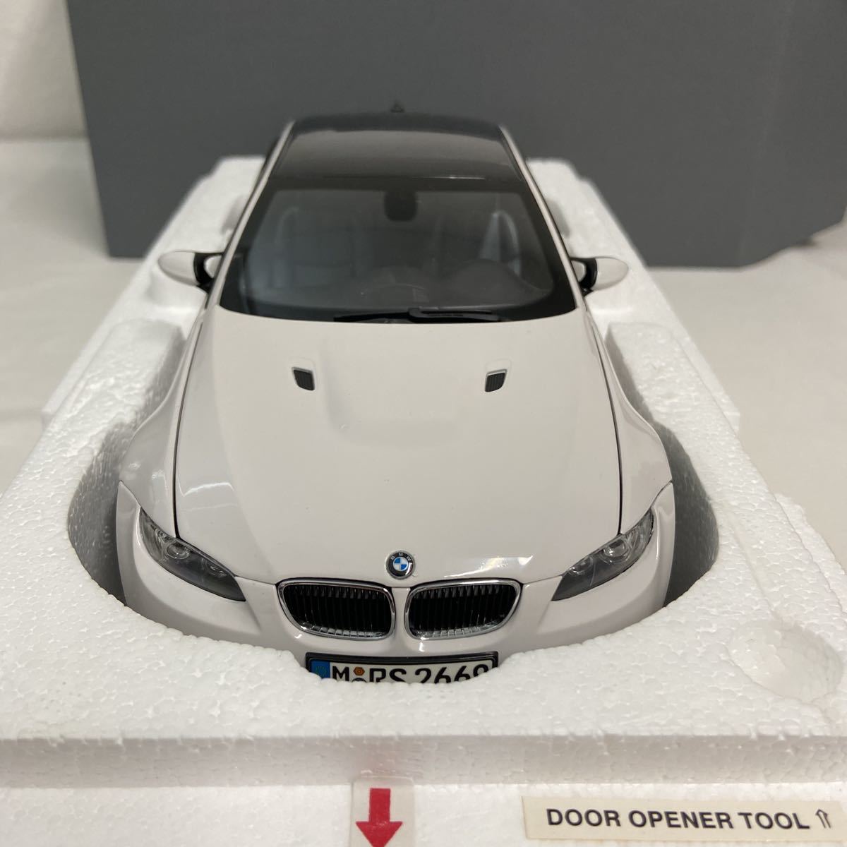 BMW ディーラー特注 KYOSHO 1/18 M3 Coupe E92 White 京商 3シリーズ クーペ 3er カラーサンプル ミニカー モデルカー_画像6