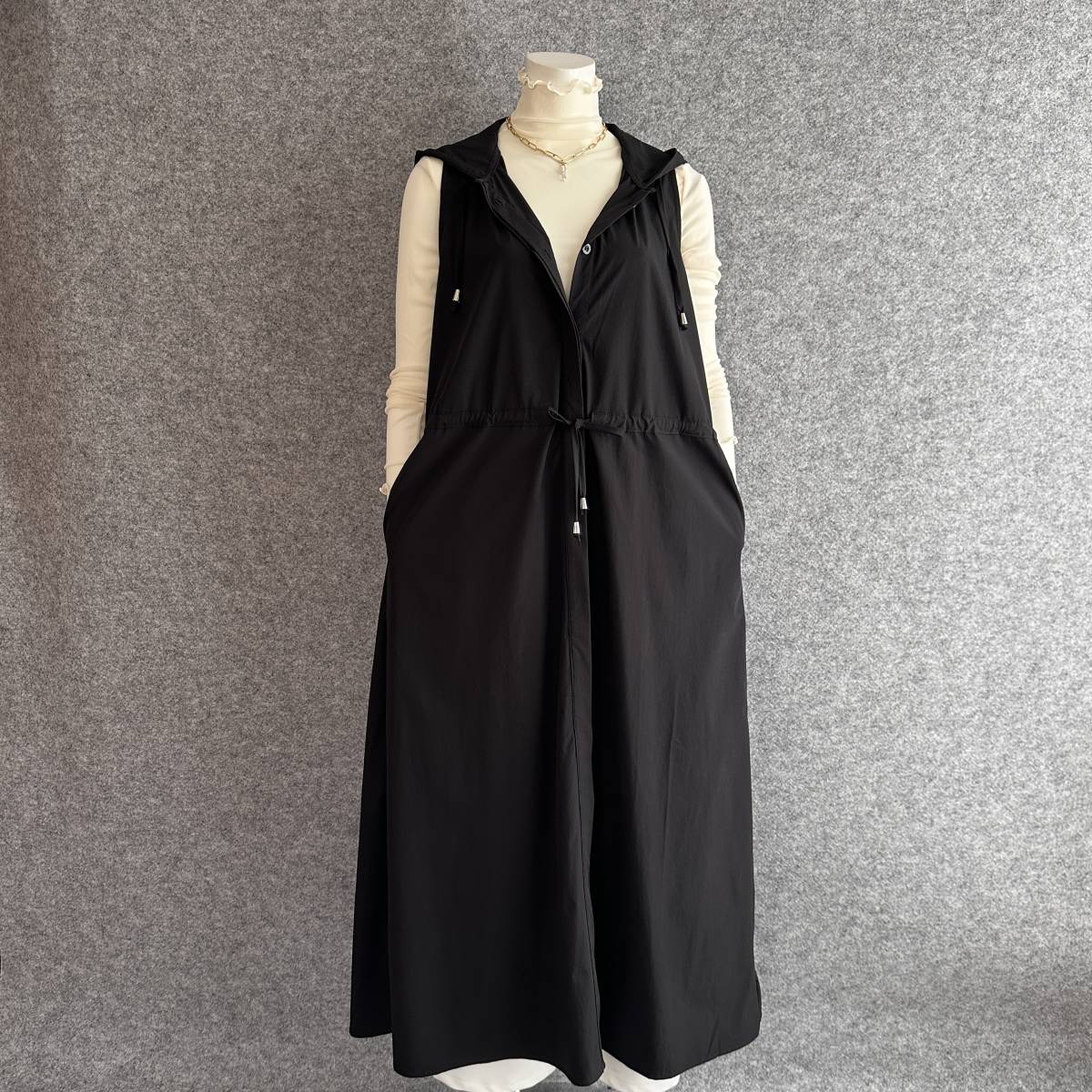 人気ブラドン ◆新品◆*上質*素敵な人*ロング丈*タフタ素材ジレワンピース*羽織にも Lサイズ 人気ブラドン ◆新品◆*上質*素敵な人*ロング丈*タフタ素材ジレワンピース*羽織にも Lサイズ