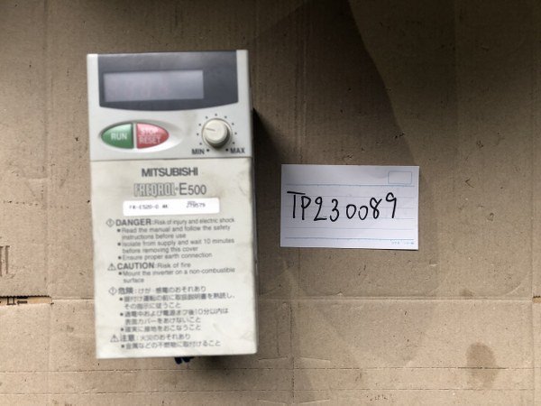 TP230089　三菱電機/MITSUBISHI　FR-E520-0.4K インバーター　ラジアルボール盤から外しました。 動作機械から外した、その後未確認_画像1