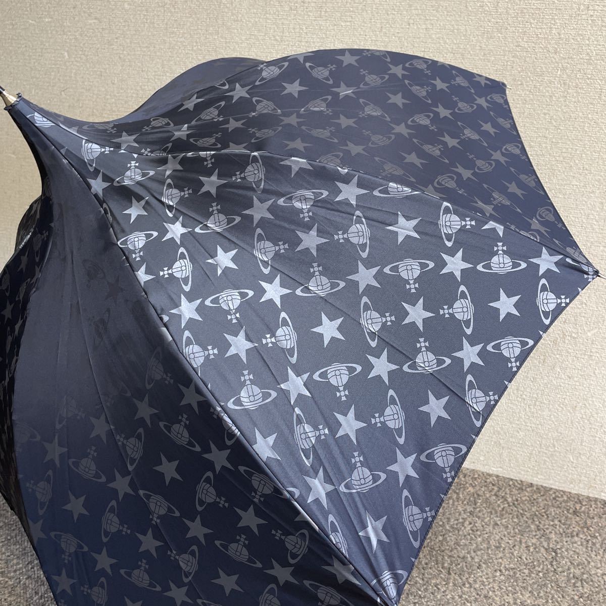 送料無料 新品 ヴィヴィアン ウエストウッド 傘 雨傘 長傘 送料無料 新品 ヴィヴィアン ウエストウッド 傘 雨傘 長傘