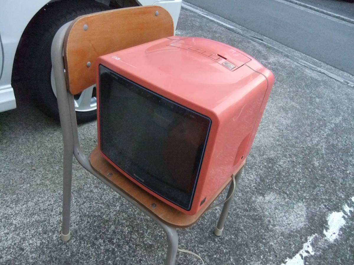 ピンクのテレビ ナショナル ジャンク品 昭和 レトロ ビンテージ 電化製品 家電 アンティーク 骨董 レトロポップ ディスプレイの画像7