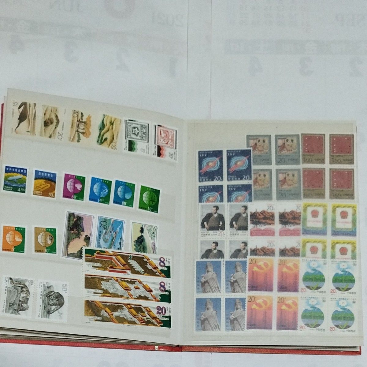 中国切手 1990～2000年代中心 様々切手大量まとめ 全て未使用 アルバム付き