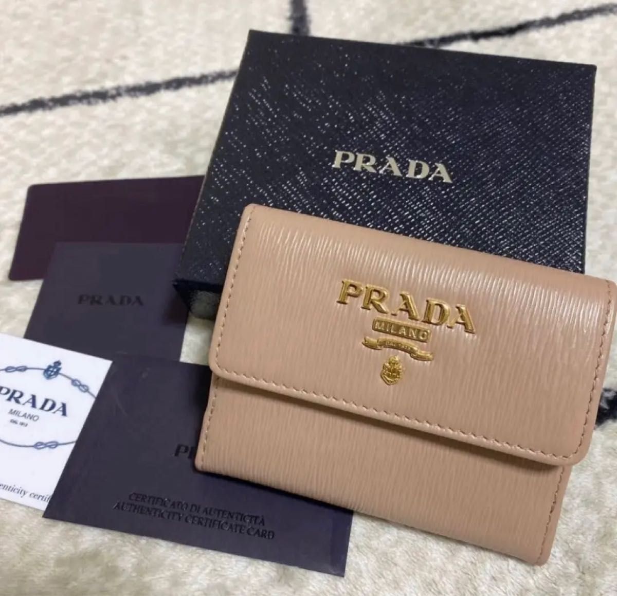 《未使用品》PRADA プラダ サフィアーノ 三つ折り財布 プラダ PRADA