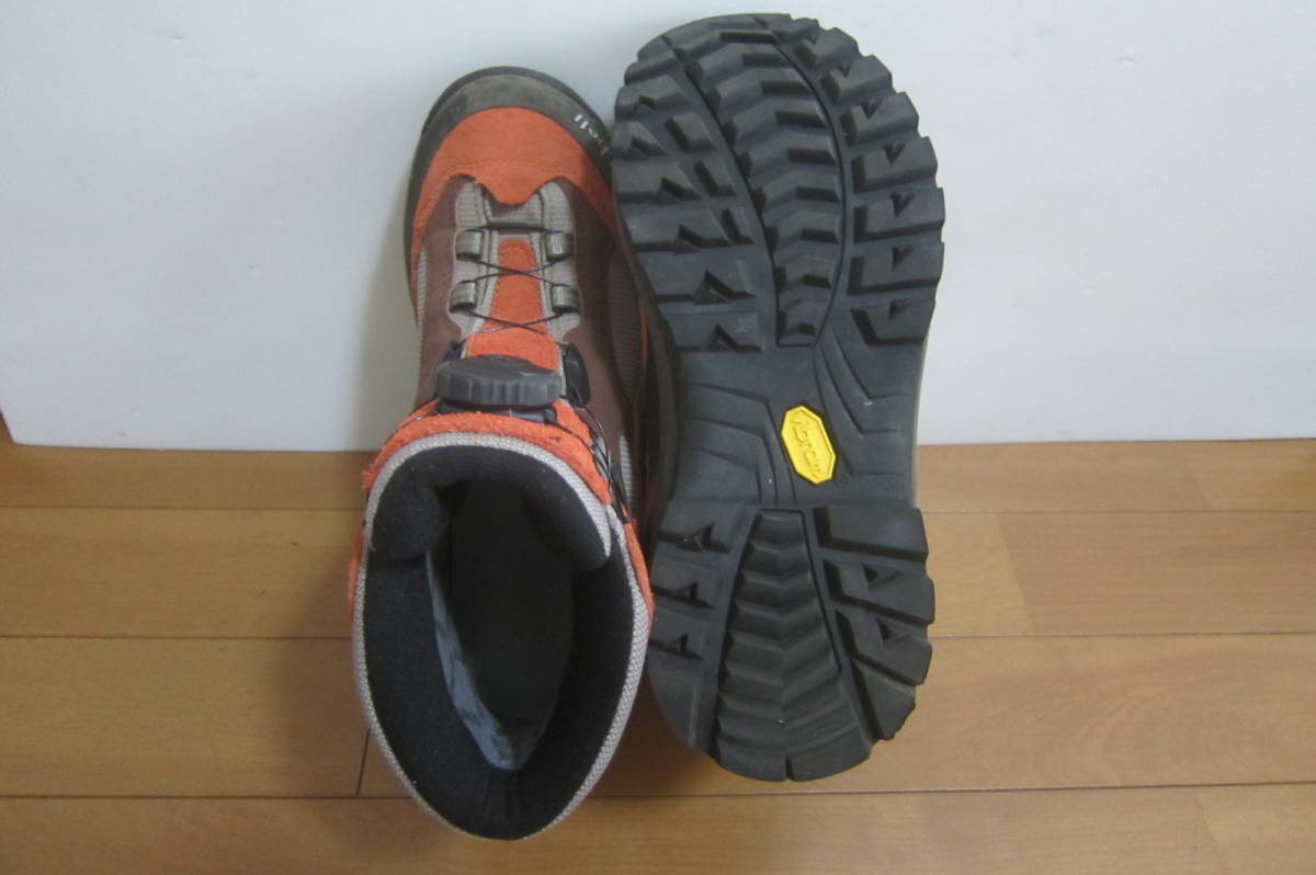 着用少 mont-bell モンベル 登山靴 トレッキングシューズ BOA ビブラムソール GORE-TEX オレンジ×グレー 24.5㎝ O2307D_画像2