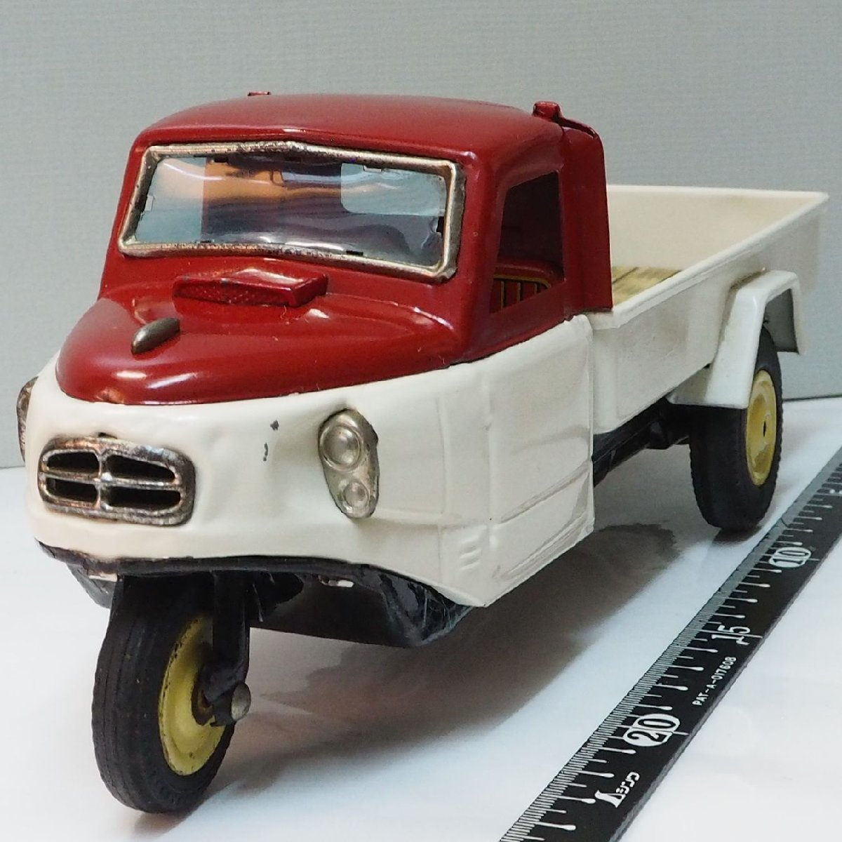 萬代屋【三菱 オート三輪トラック 赤/白 動作確認済 MITSUBISHI TRUCK】ブリキ自動車TIN TOY CAR■赤箱B.C.BANDAI旧バンダイ【箱無】0609