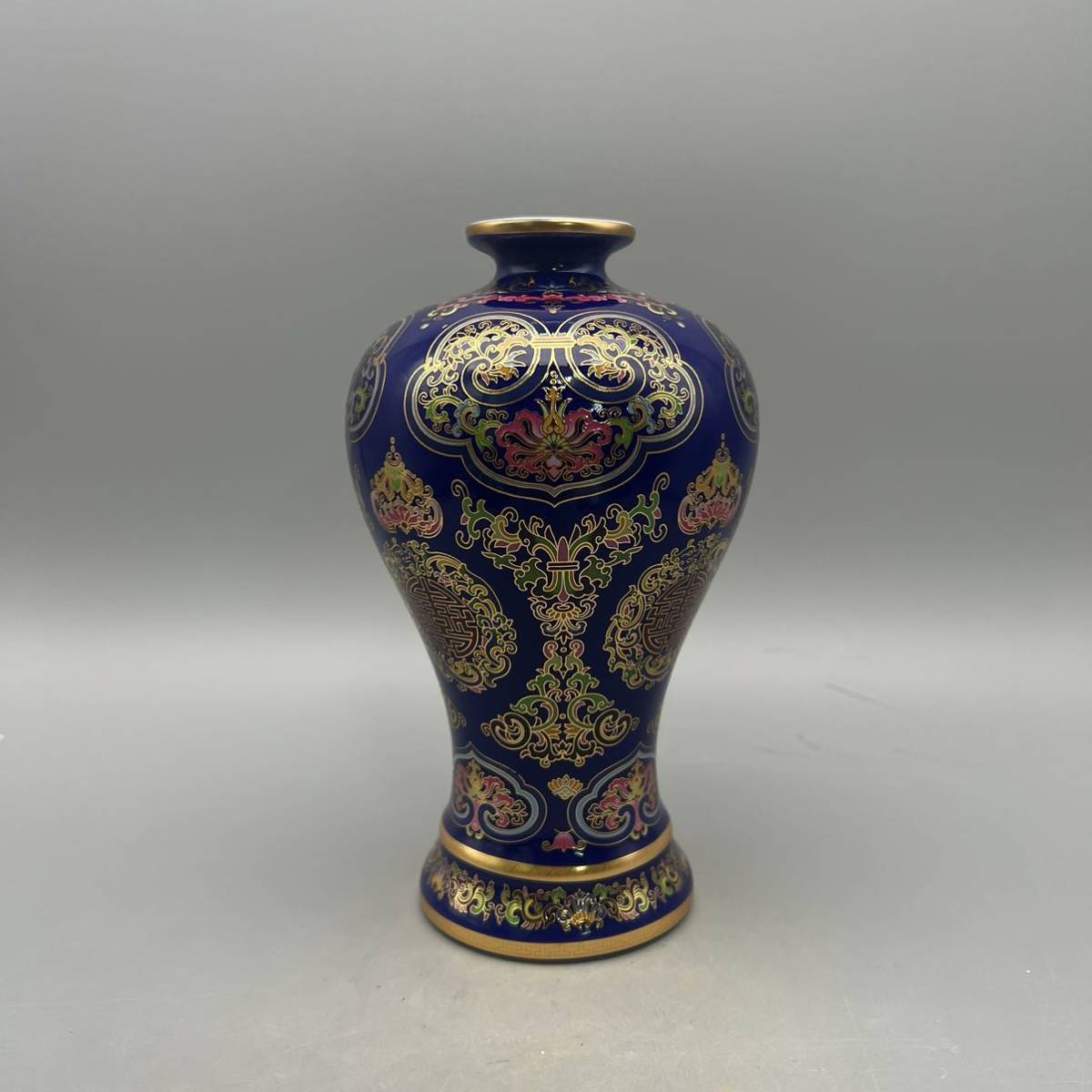 中国中国美術琺瑯彩花瓶乾隆年製款-