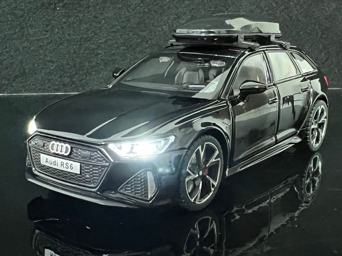 アウディAudi RS6 Avant ミニカー 1/32 ブラック H141