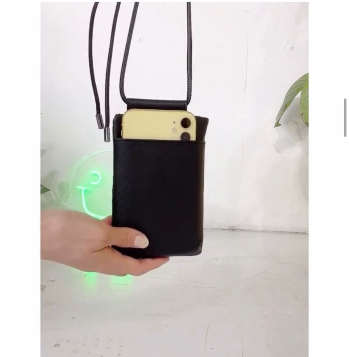 新品 未開封 スマホショルダー ショルダーバッグ WCJ スマホ 新品 未開封 スマホショルダー ショルダーバッグ WCJ スマホ