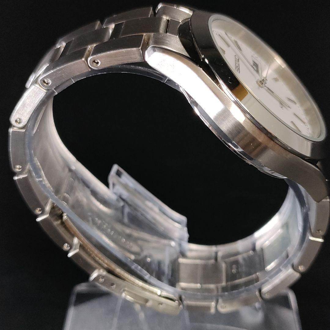 極美品【稼働品】SEIKO　セイコースピリット　V158　ホワイト　ソーラー_画像4