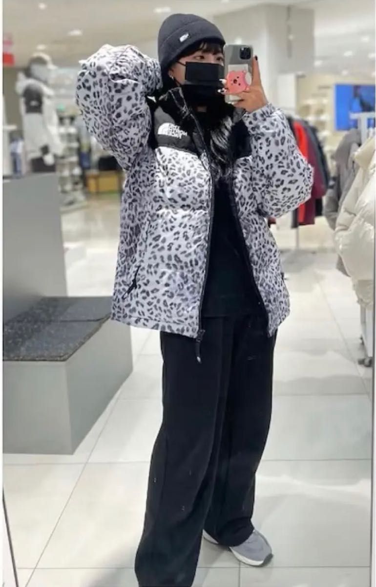 THE NORTH FACE ダウンジャケット ヌプシ レオパード ヒョウ柄 THE NORTH FACE ダウンジャケット ヌプシ レオパード ヒョウ柄