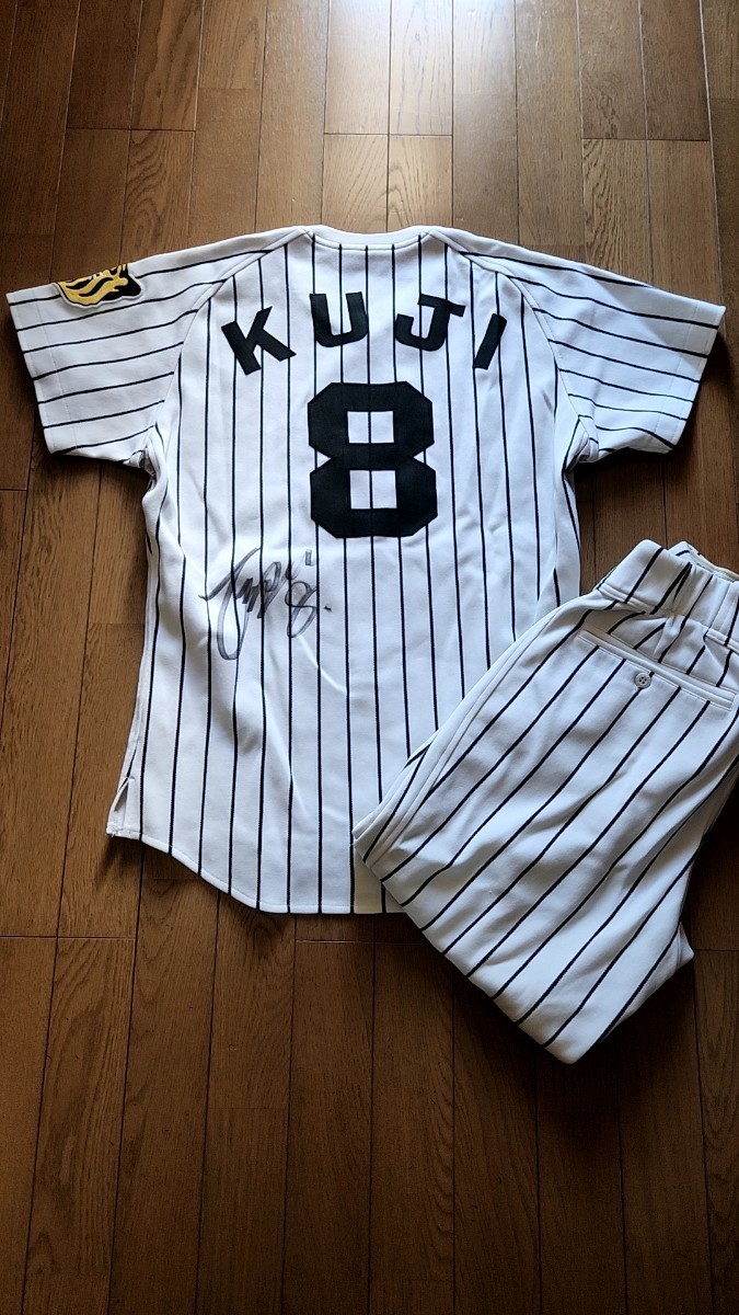Yahoo!オークション - 阪神タイガース 8 久慈照嘉選手 1994年実 Yahoo!オークション - 阪神タイガース 8 久慈照嘉選手 1994年実