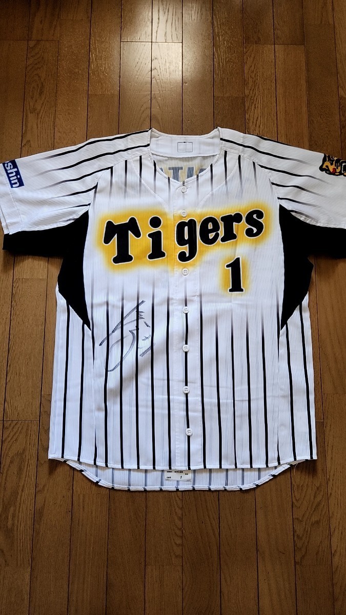 阪神タイガース 1鳥谷敬選手 2008年実使用 直筆サイン入り 交流戦