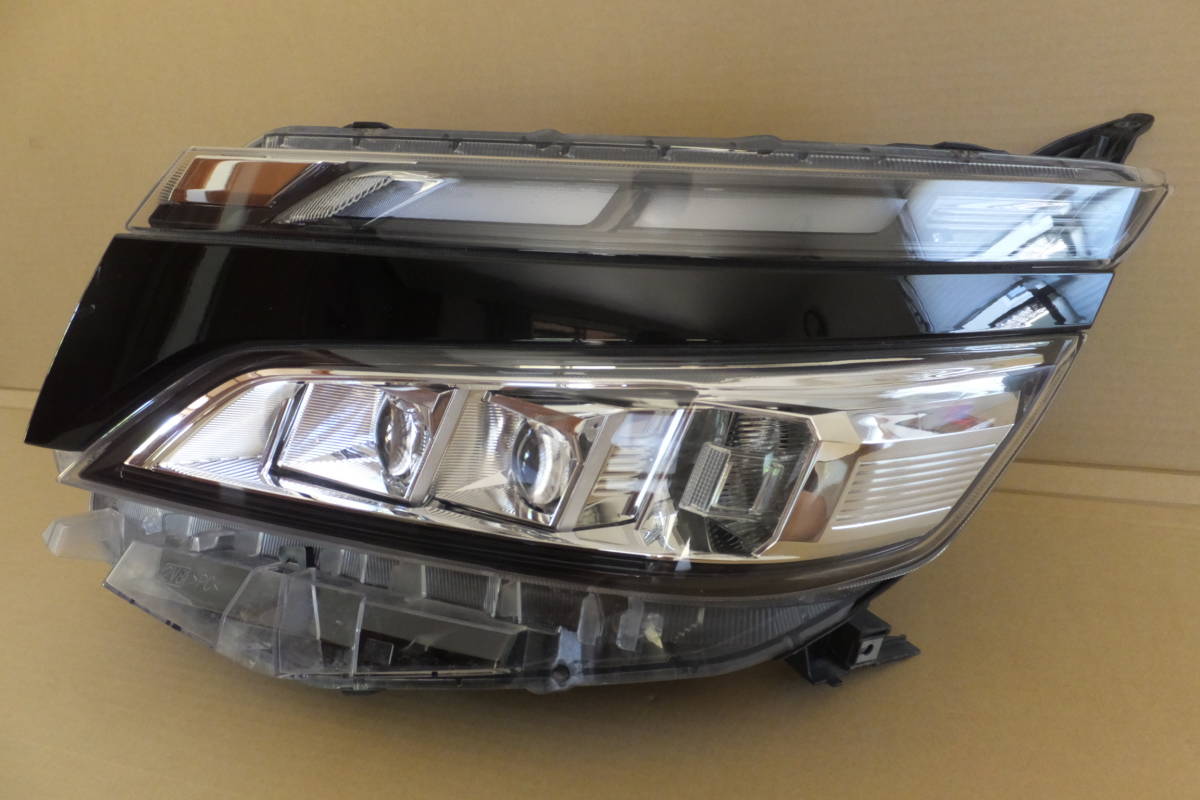 80系 後期 ヴォクシー スタンダード グレード VX ZRR80G 左ヘッド