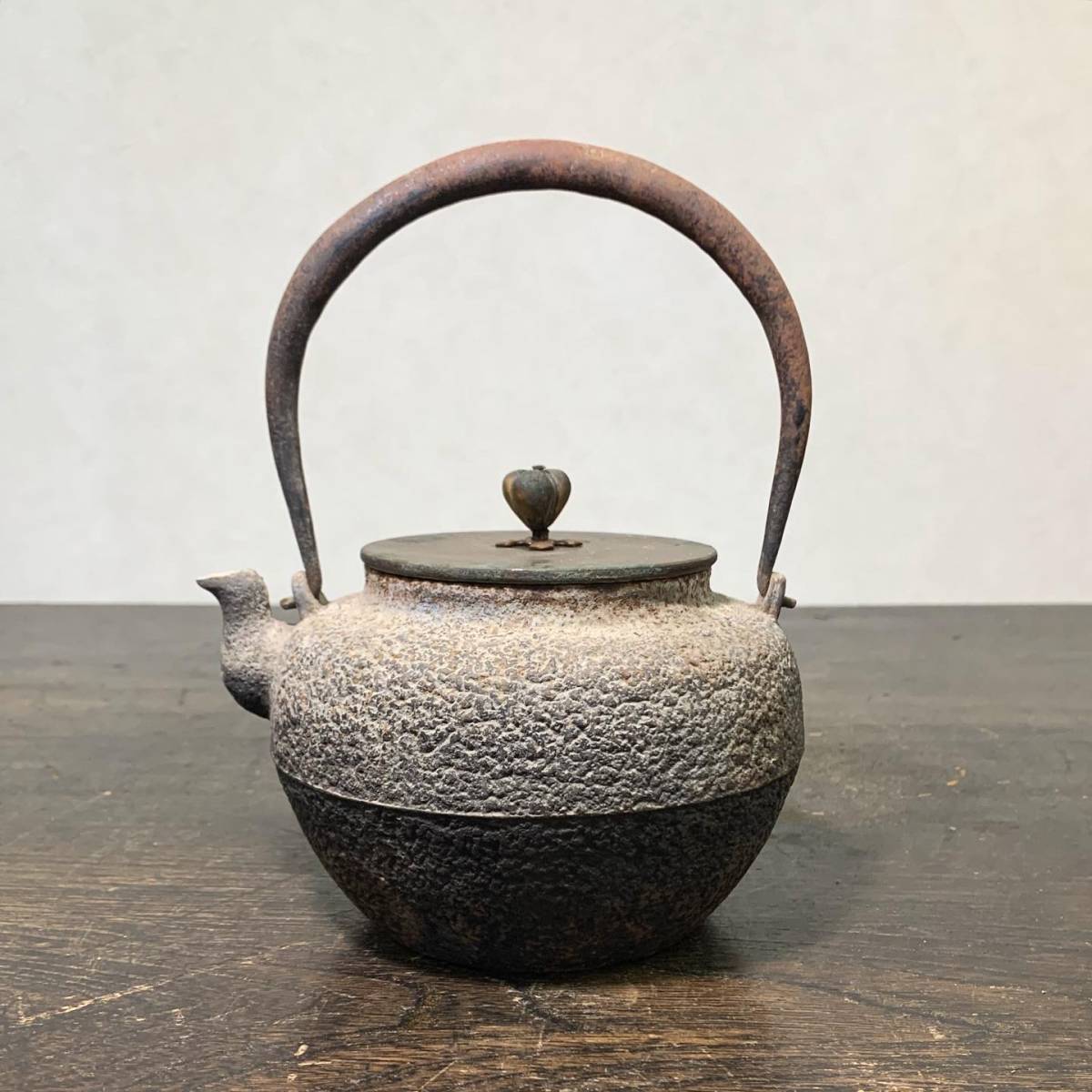 京都 時代物 釜師造 祥雲堂 白肌 鉄瓶 1421g 茶道具　are8600_画像3