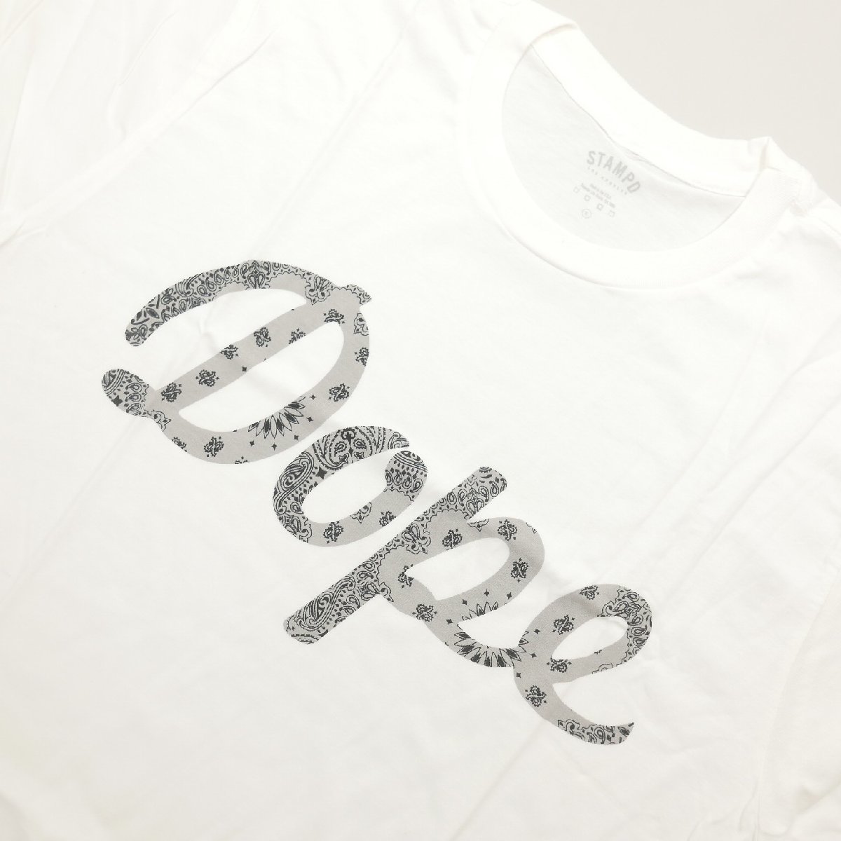 STAMPD スタンプド メンズ トップス ペイズリー柄 Dope ロゴプリント クルーネック 半袖Tシャツ WHITE XL_画像3