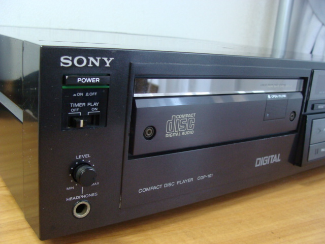 ☆★也許漂亮■SONY發布的第一張CD播放器■CDP-101■獎金■77日元售罄!! 原文:☆★たぶんきれいな■SONYが発売したCDプレイヤーの一号機■CDP-101■おまけ付き■77円売り切り!!