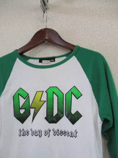 緑×白ラグランロックプリント７分Tシャツ（USED）60218②_画像2