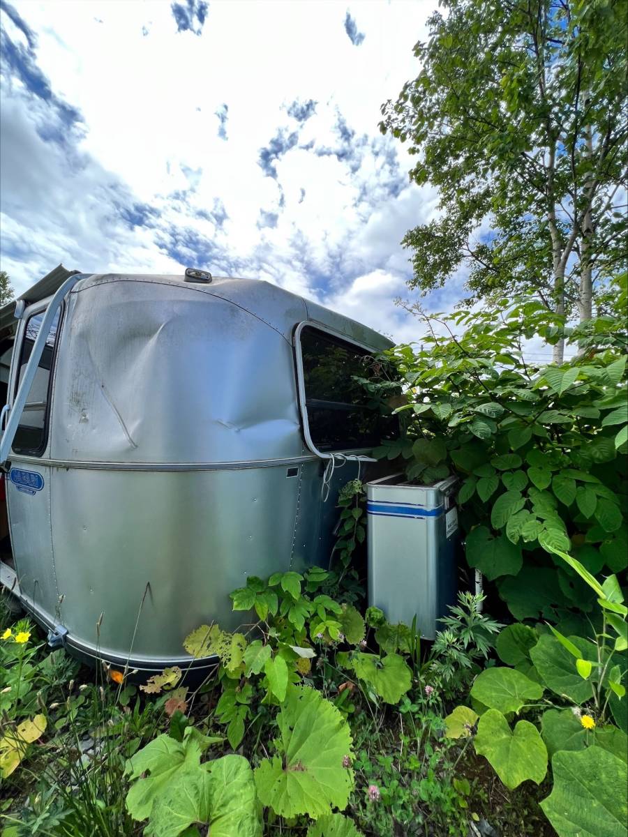 中古車 現状出品 キャンピングトレーラー エアストリーム サファリ AIRSTREAM SAFARI SILVER/BLUE キャンプ レストア_画像5