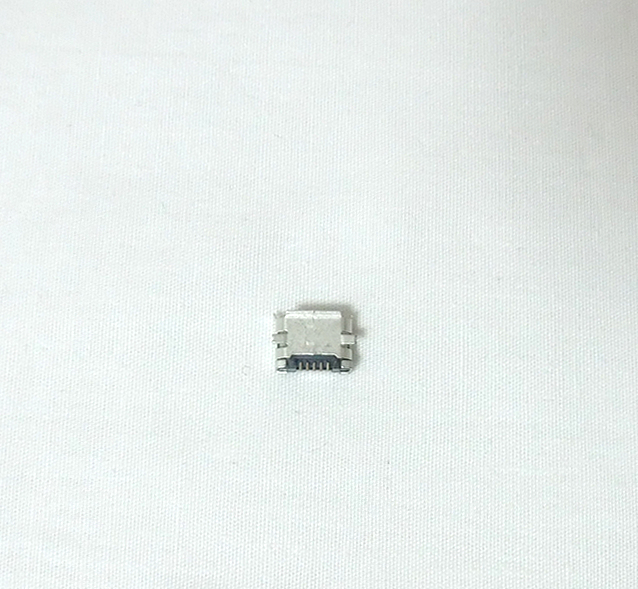 Micro USBメス端子10個セット（新品） の画像1